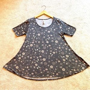 LuLaRoe “Perfect Tee”, size Small, Gray Dandelion Oversized Tunic